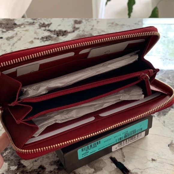 SOLD! NEW GUCCI Guccissima Red Zip Around Wallet - Picture 4 of 8